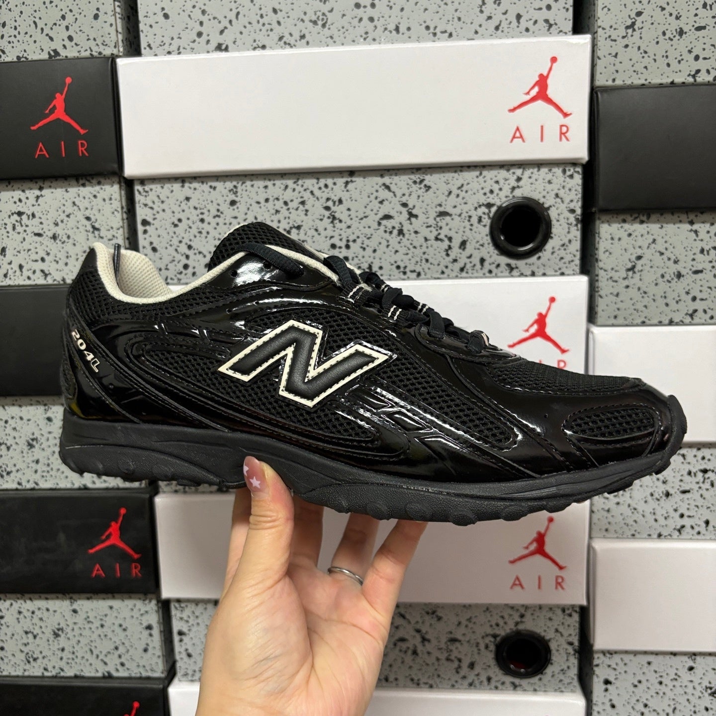 New Balance 204L Black Timberwolf