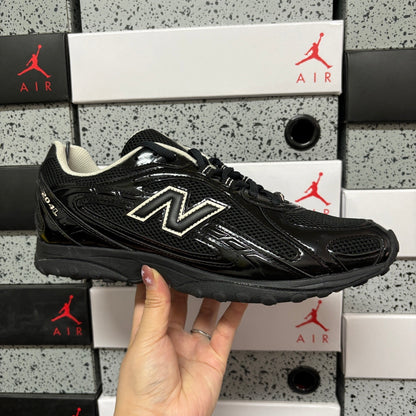 New Balance 204L Black Timberwolf