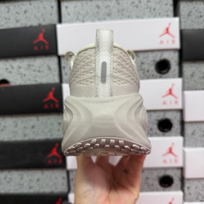 Air Zoom Vomero Plus Ligh Bone