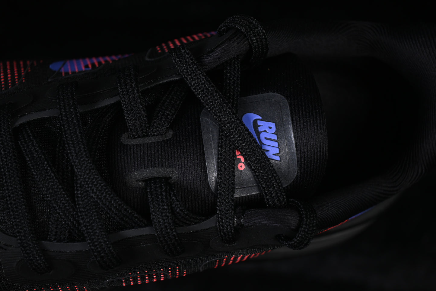 Nike Vomero Premium Black Sapphire Rose