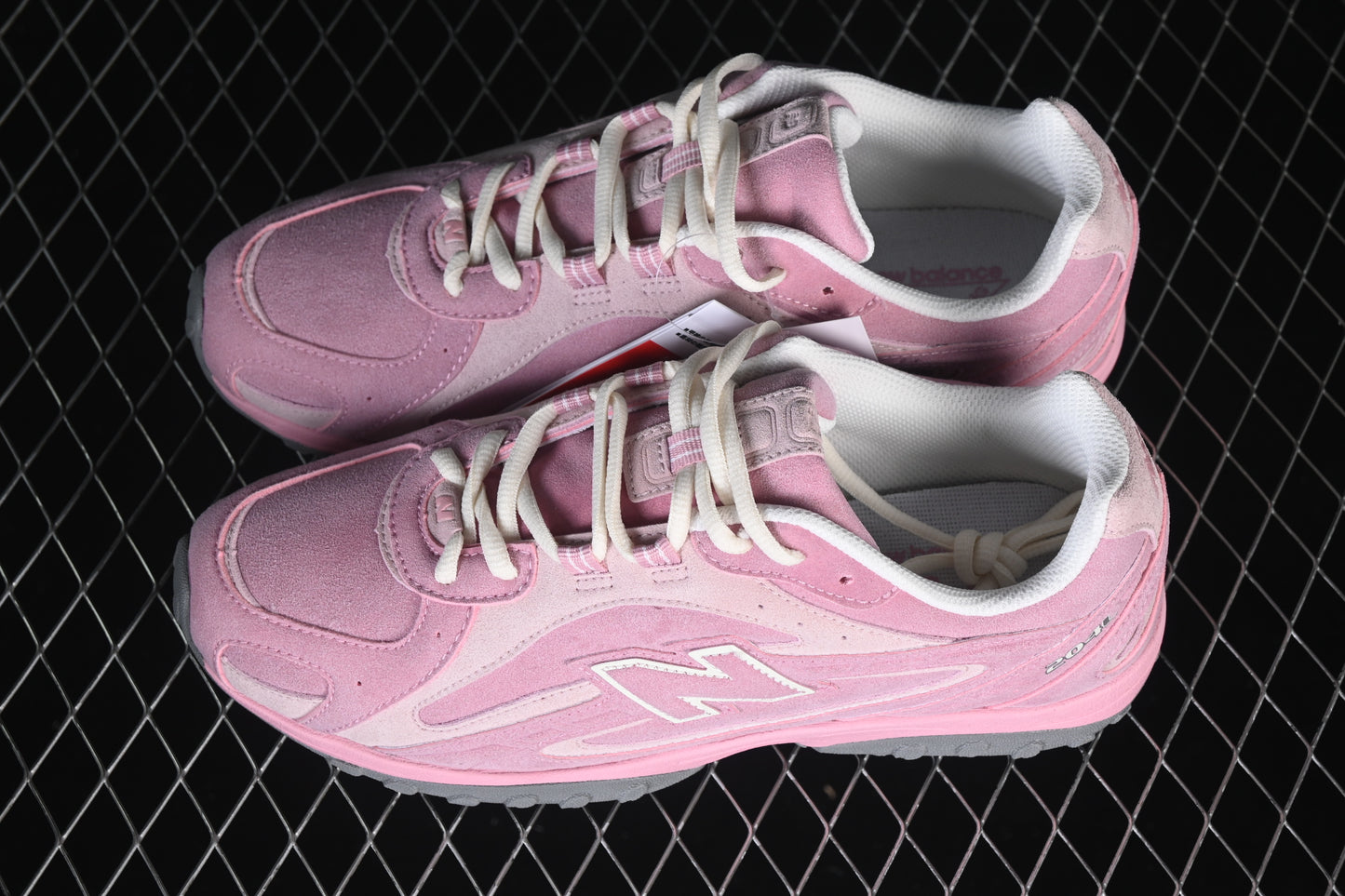 New Balance 204L Pastel Pink