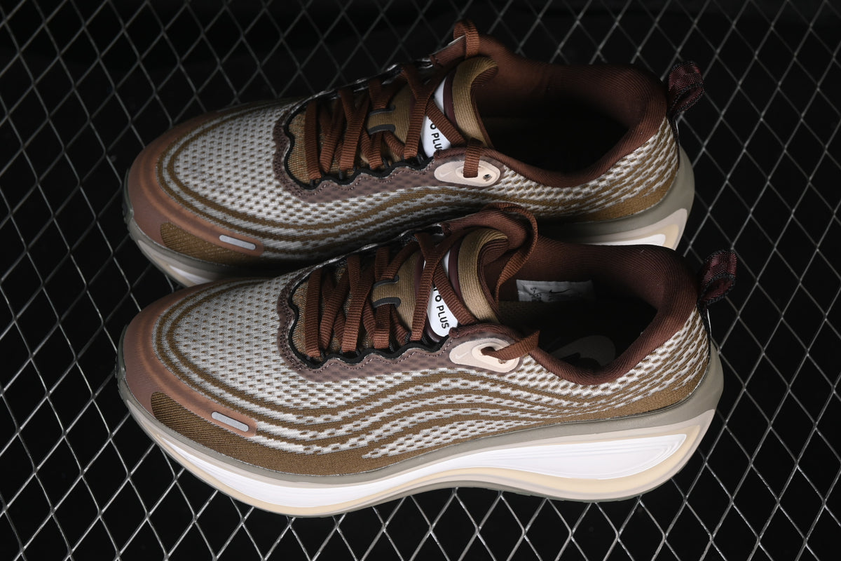 Vomero Plus Caldera Brown and Dark Field Brown