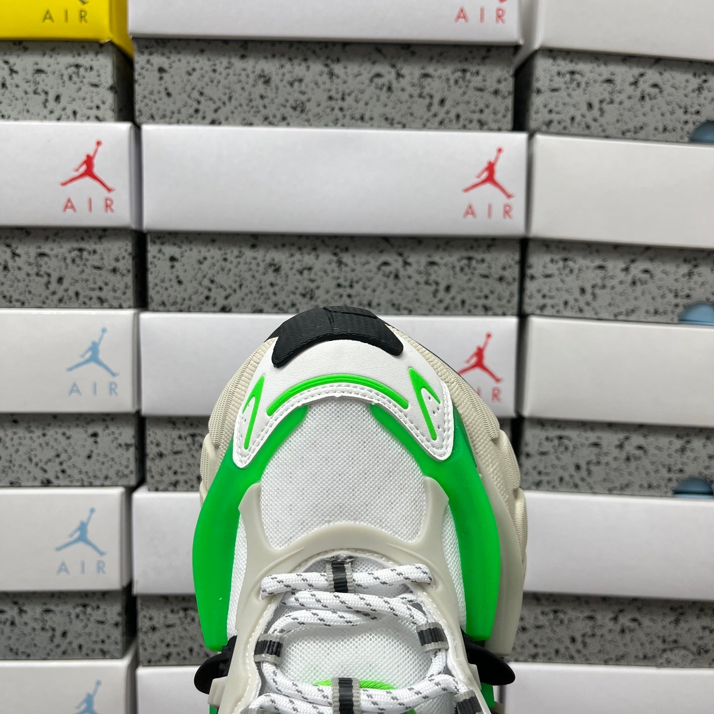 Adistar Jellyfish Real Green x Pharrell Williams
