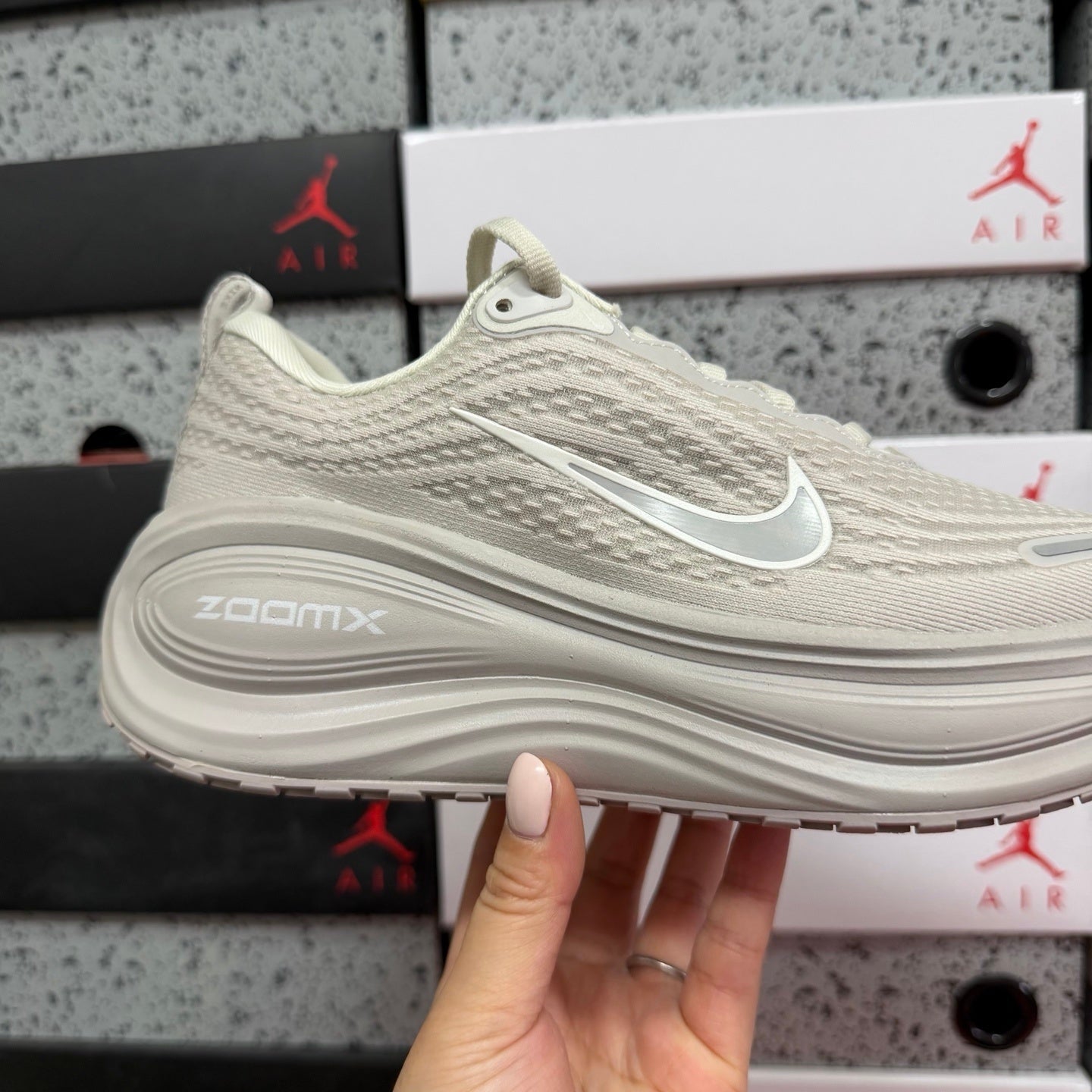 Air Zoom Vomero Plus Ligh Bone