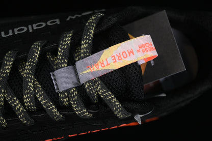 New Balance-Fresh Foam X More Trail v3 'Black Cayenne'