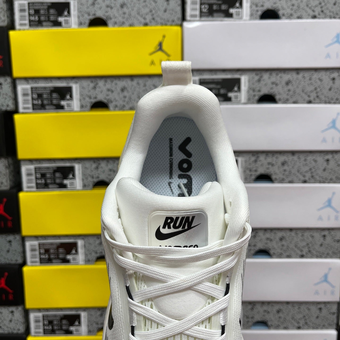 Air Zoom Vomero 18 Coconut Milk