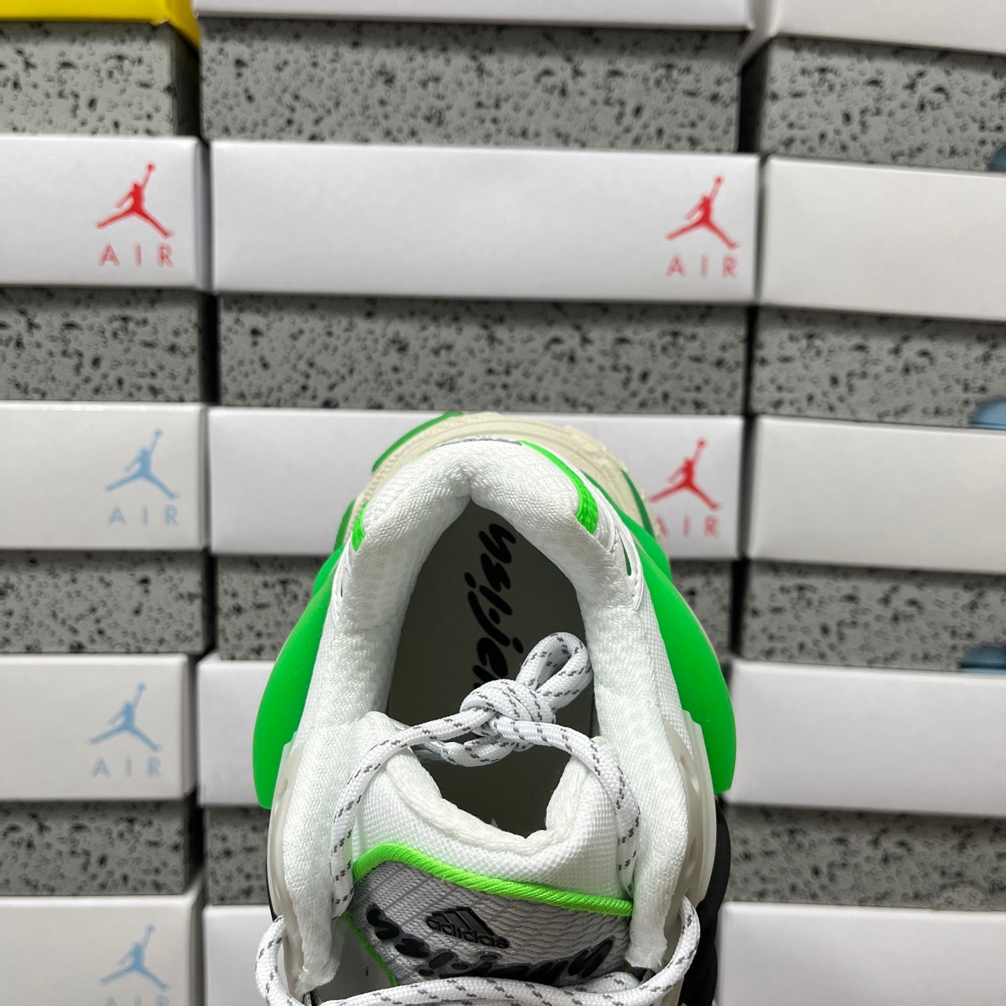 Adistar Jellyfish Real Green x Pharrell Williams