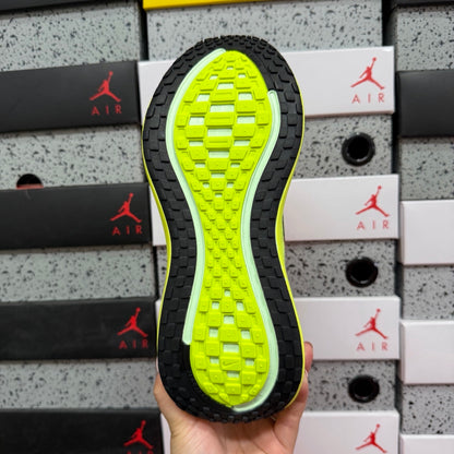 Air Zoom Vomero Plus Bright Mango