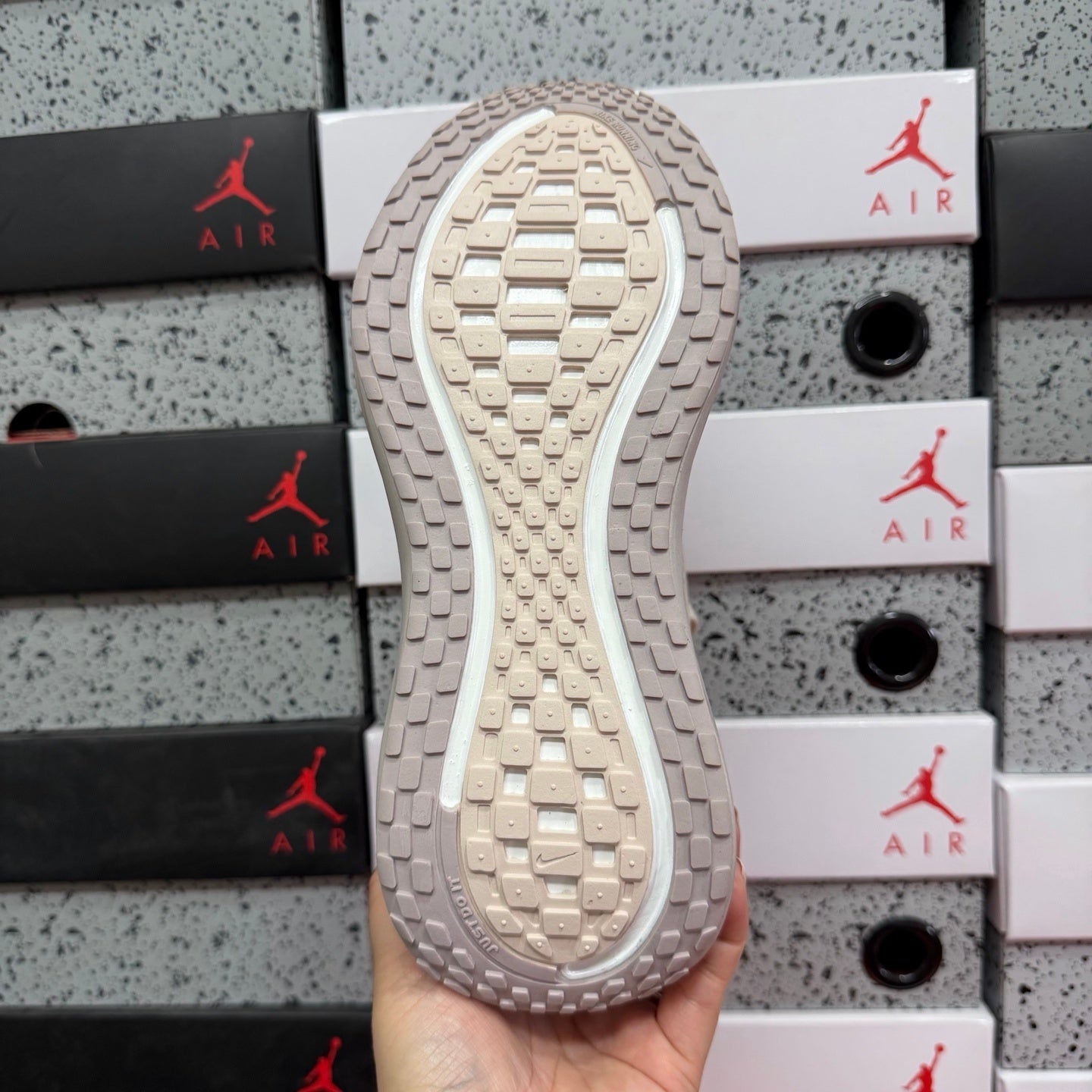 Air Zoom Vomero Plus Ligh Bone