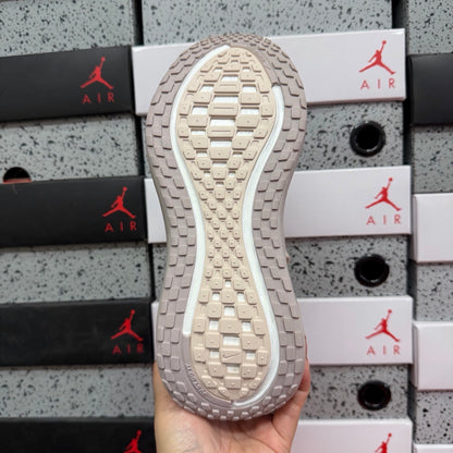 Air Zoom Vomero Plus Ligh Bone