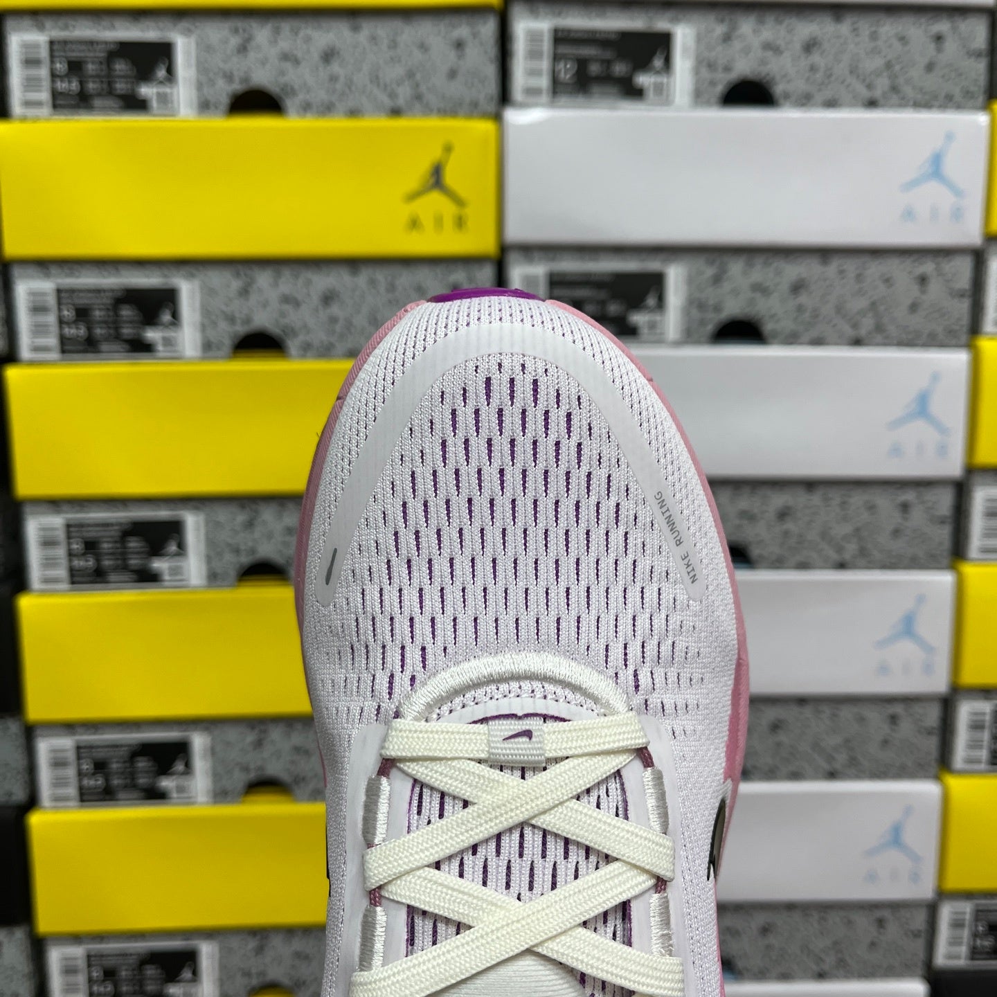 Air Zoom Vomero 18 Summit White Elemental Pink