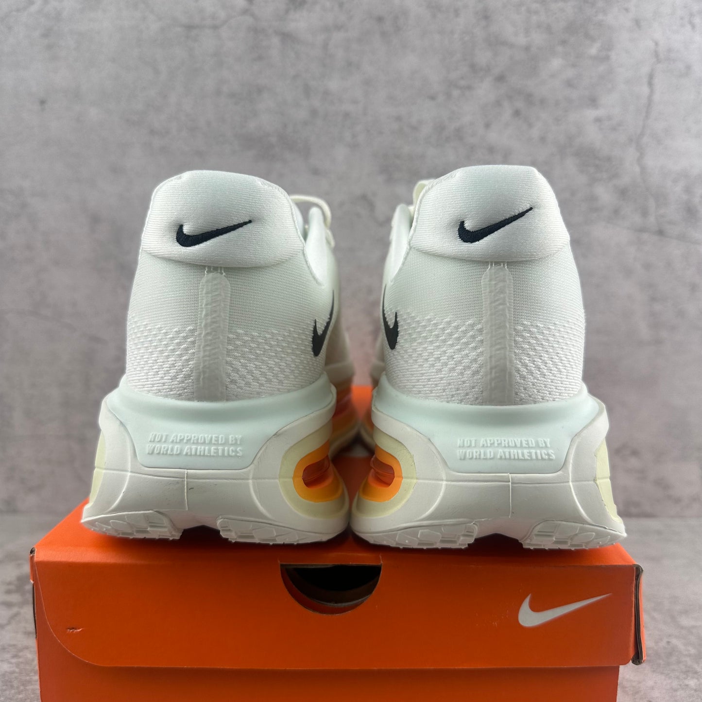 O Nike Vomero Premium Sail Coconut Milk