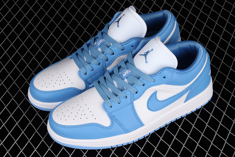 Air jordan 1 low north carolina blue