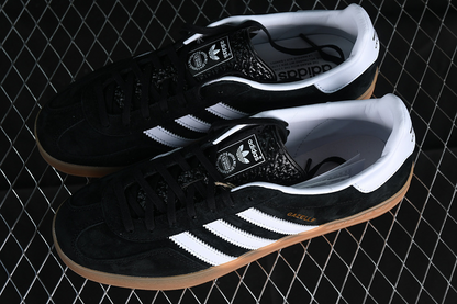 Gazelle indoor core black cloud white