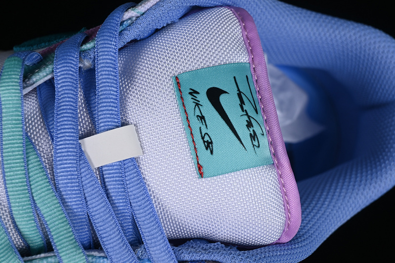 Dunk low sb x futura laboratories