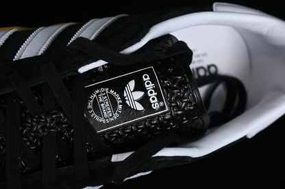 Gazelle indoor core black cloud white