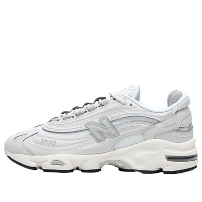New balance 1000 rain cloud pack white