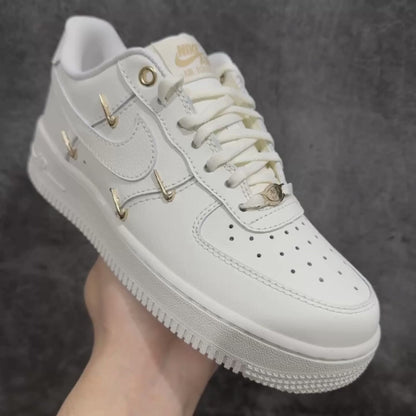 Air force 1 '07 lx sisterhood - golden metallic