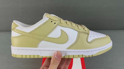 Dunk low team gold